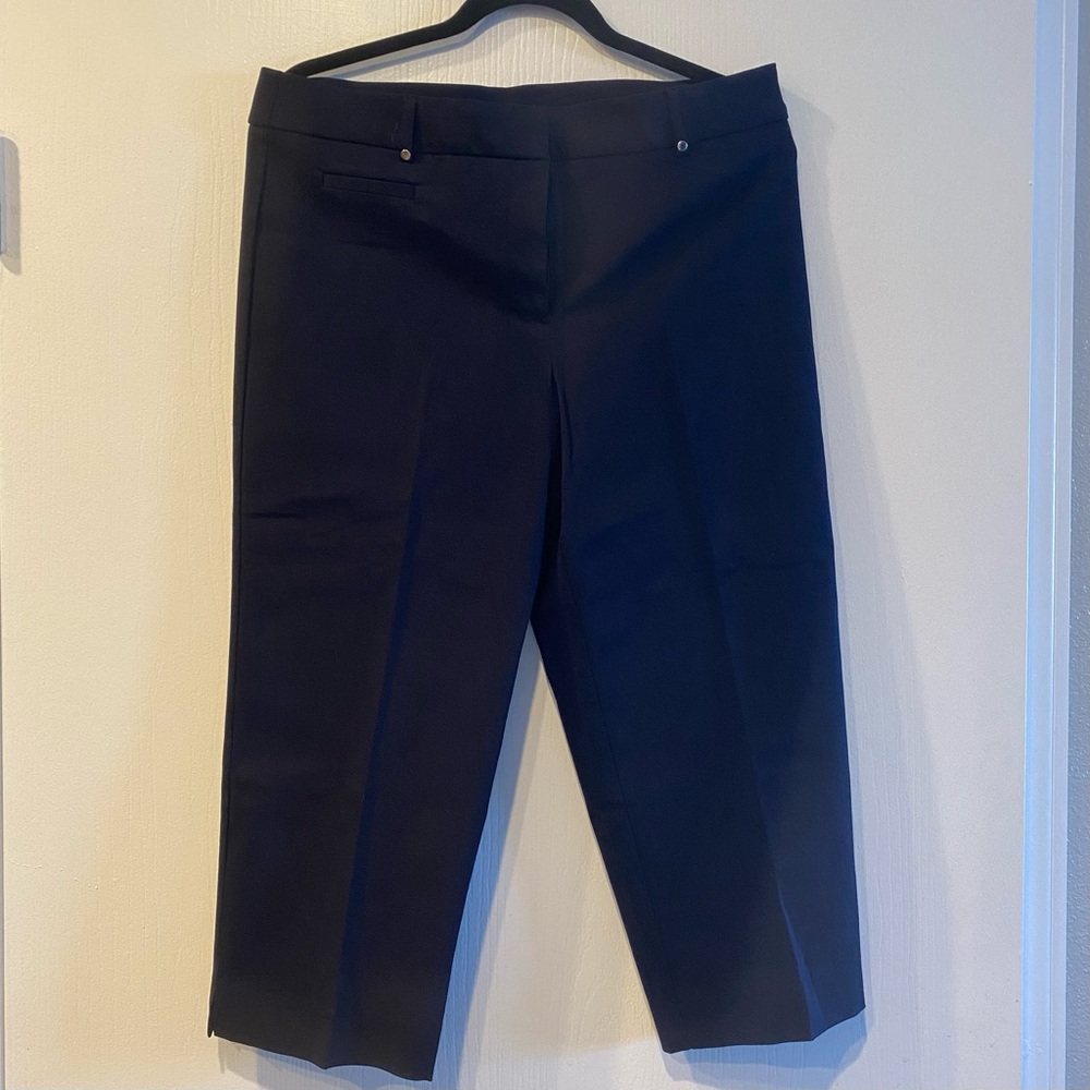 NWT Counterparts crop navy slacks. Size 12 . Comfortable and stretchy